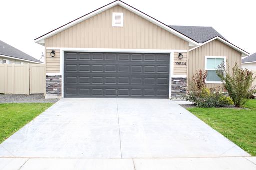 3 Bed 2 Bath Rental at 19644 Nanticoke Ave, Caldwell, ID – photo 1