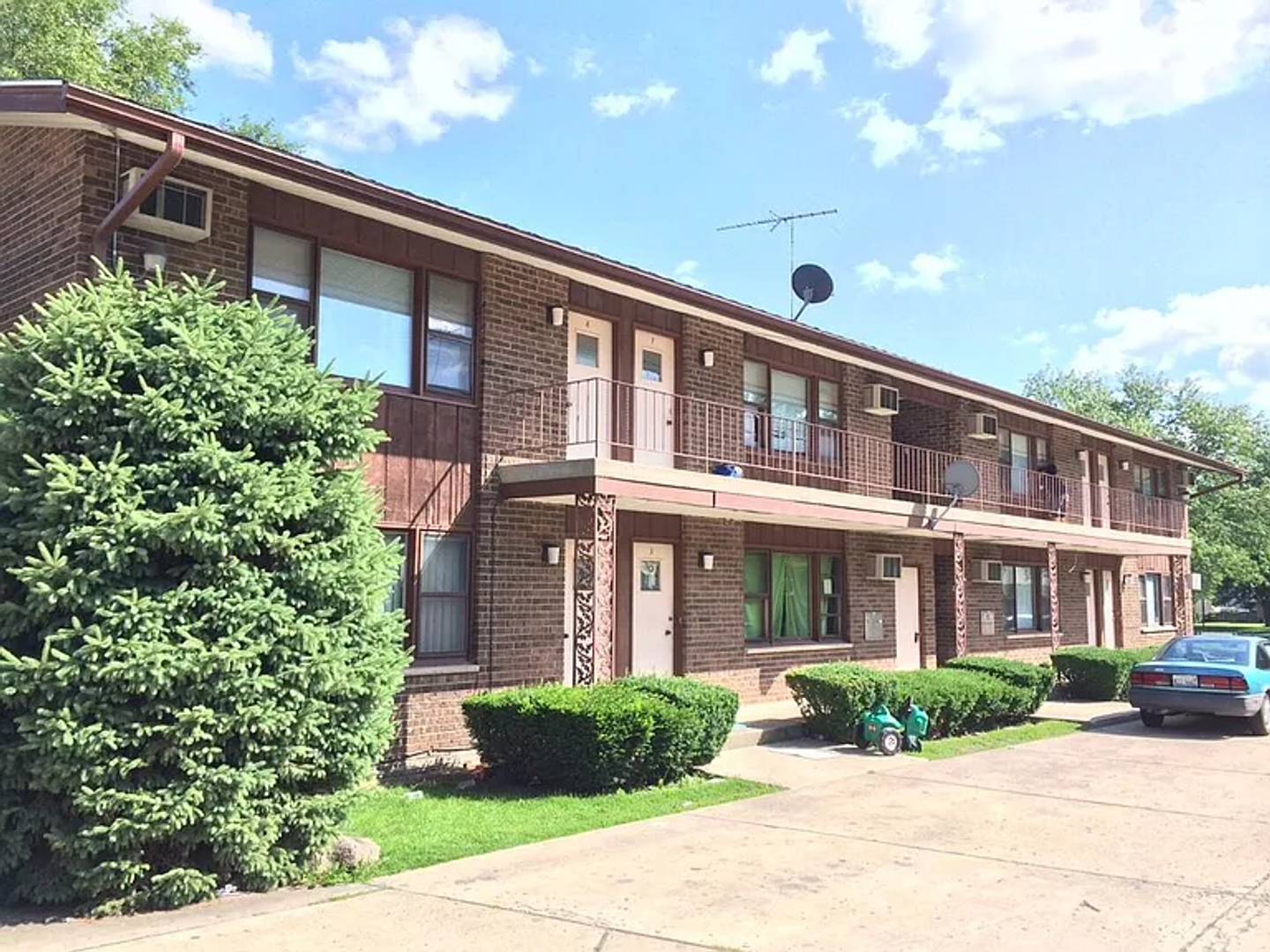 Elgin Apartment: 1596 Mark Avenue