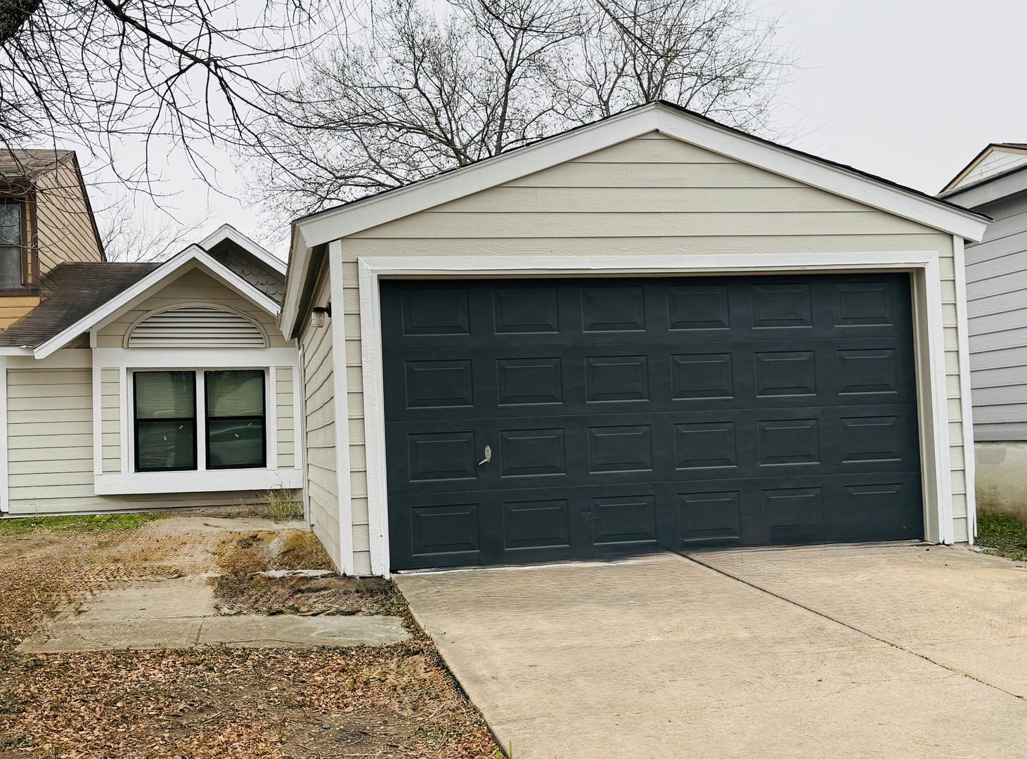 San Antonio House: 8439 Forest Ridge