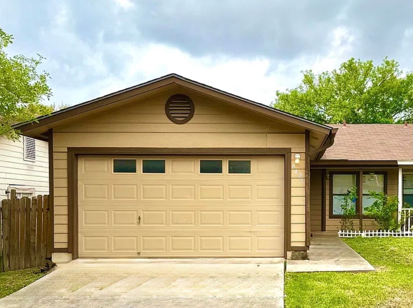 San Antonio Townhome: 8425 Dixon Ridge