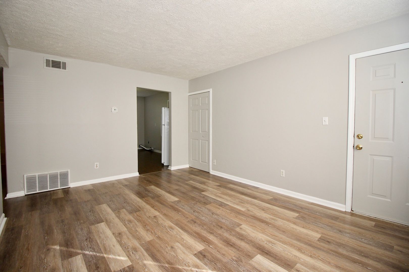 Louisville Apartment: 4801 Fury Way