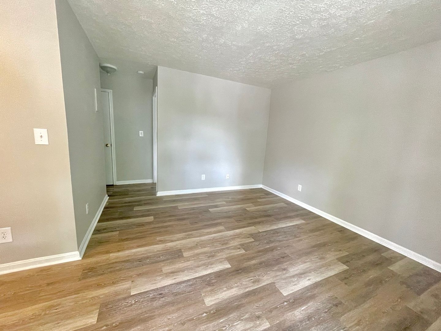 Louisville Apartment: 4705 Cofer Ave