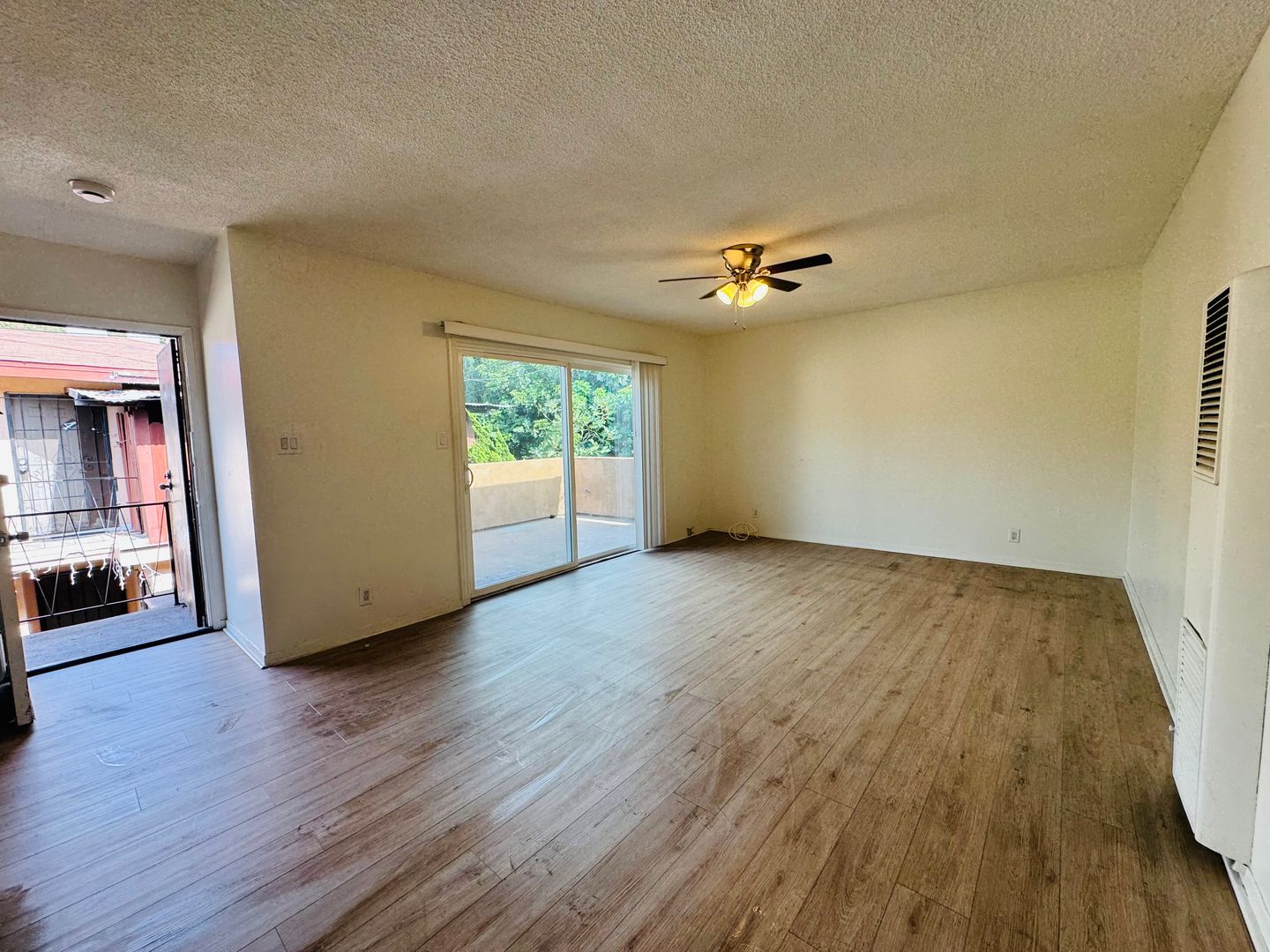 Gardena Apartment: 1230 W 144th St