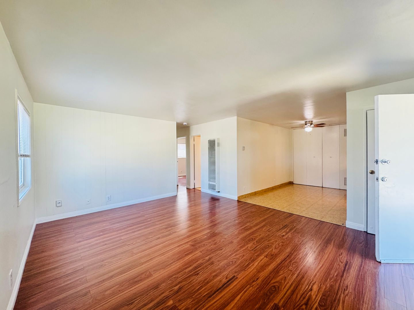 Anaheim Apartment: 2340 W. Greenacre Avenue