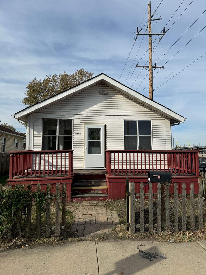 Hammond House: 4604 Johnson Ave
