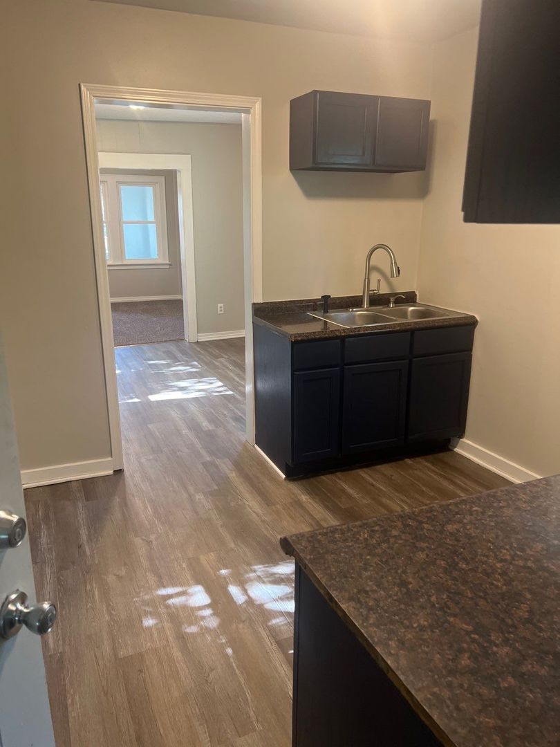 East Chicago Apartment: 1207 E. Columbus Dr 1st Floor