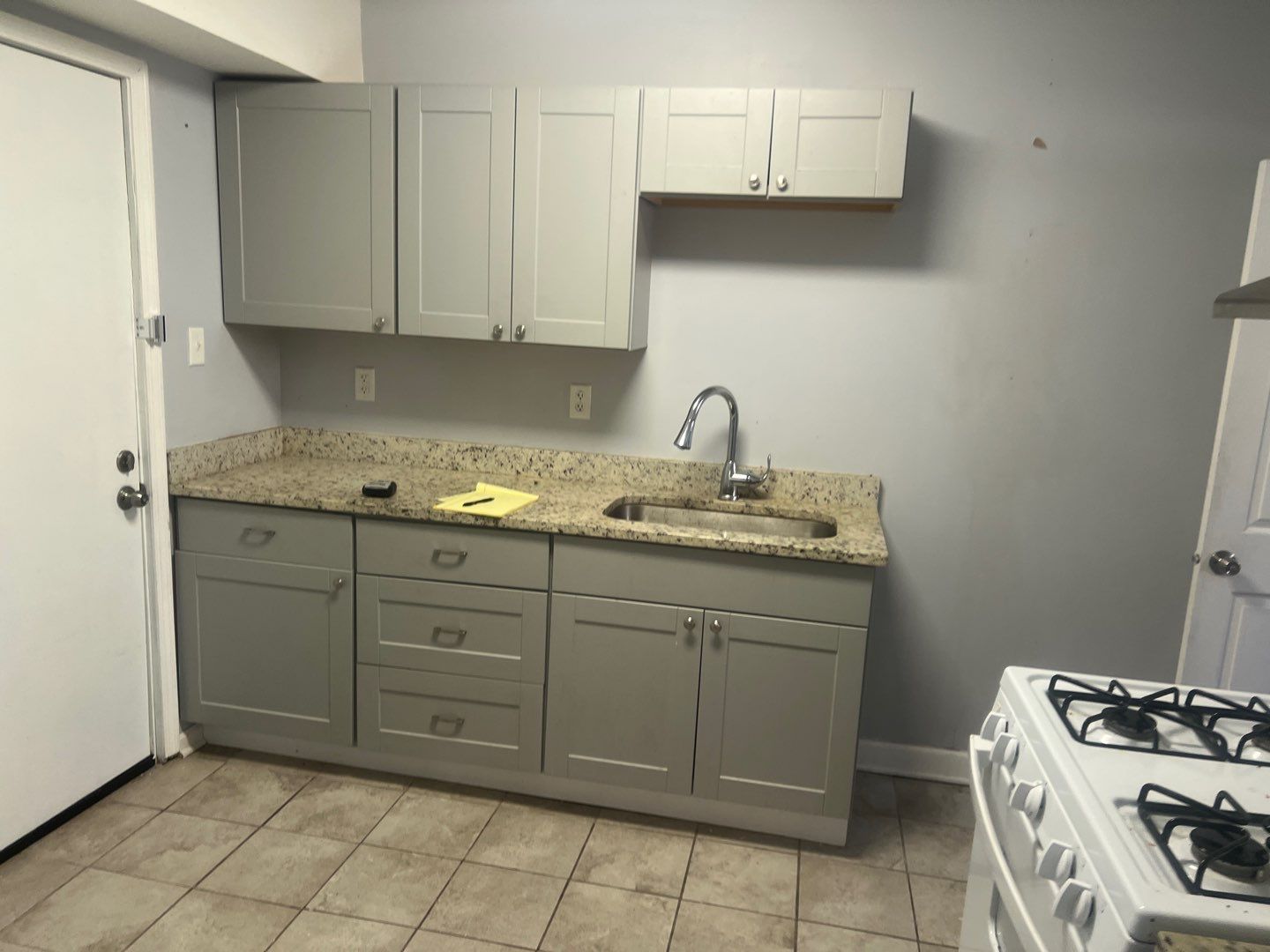 Hobart Apartment: 225 Center Street