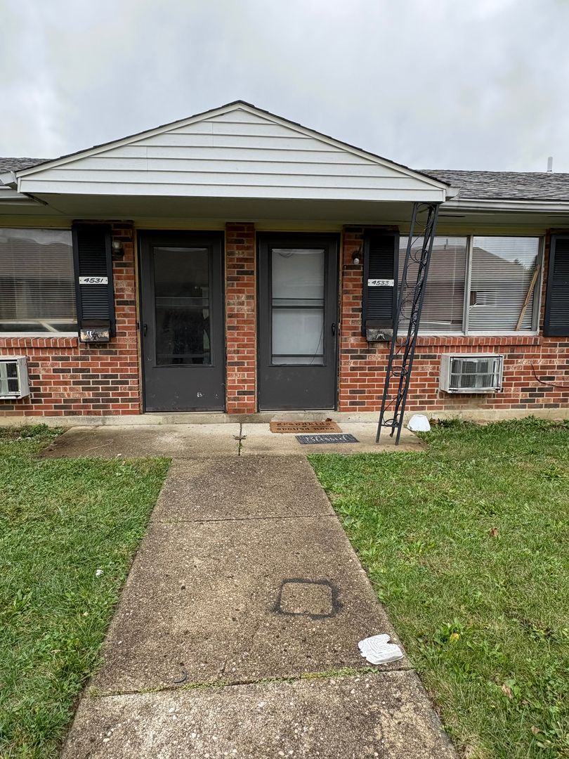 Dayton Apartment: Wayne Meadows 4527-4533