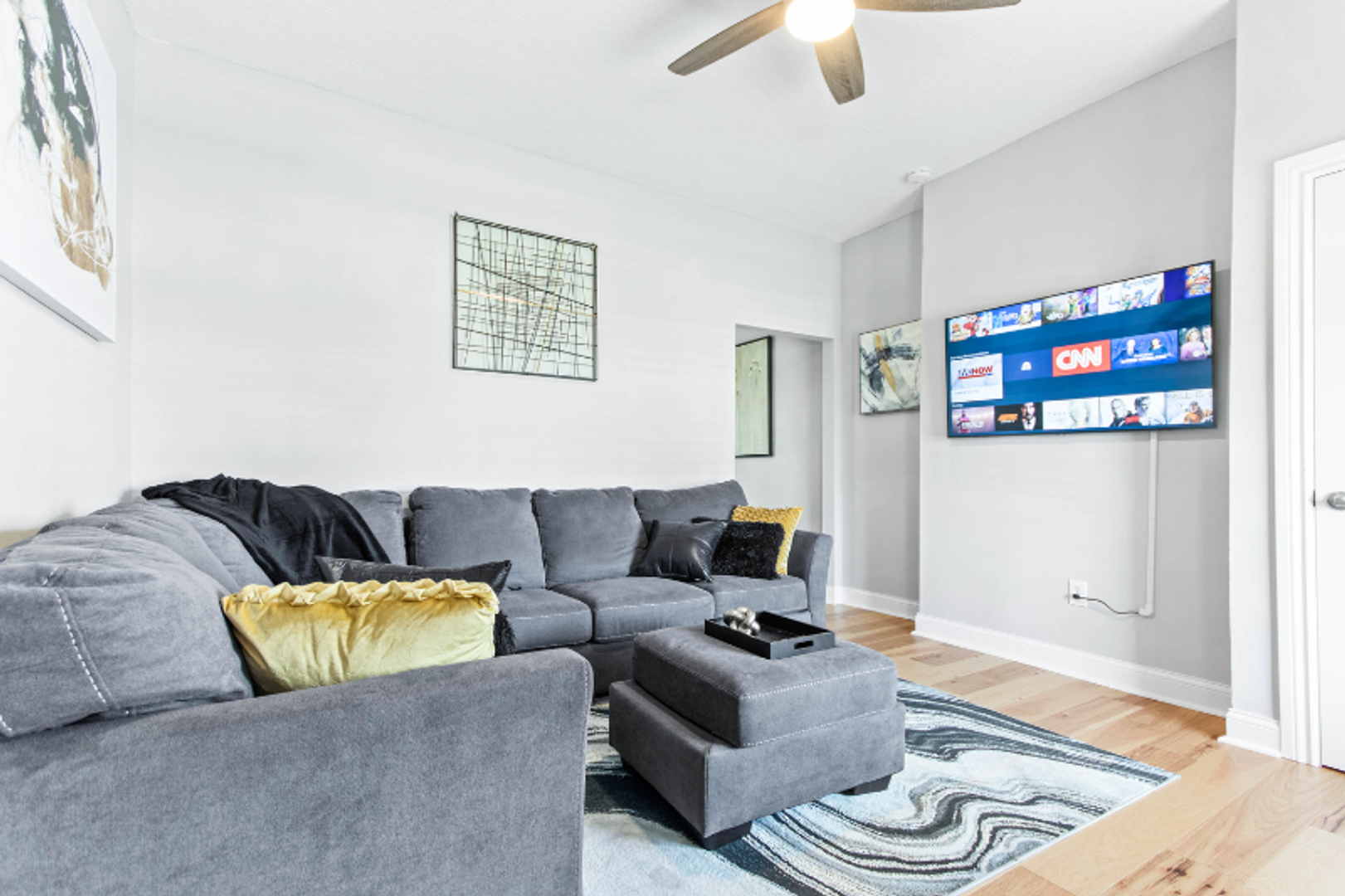 Columbus House: 161 N Central Ave