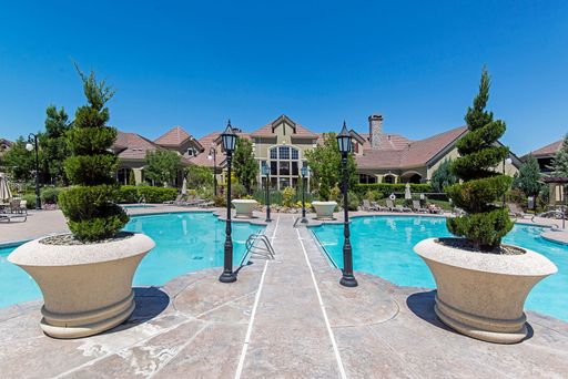 Beautiful Fleur de Lis townhome, Gated Community! – photo 1