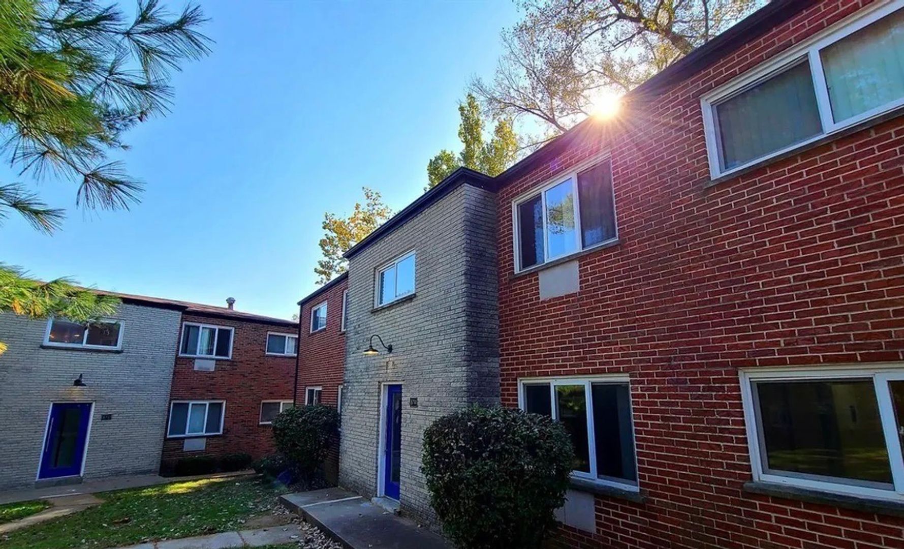 St Louis Apartment: 8700 Crocus Ln