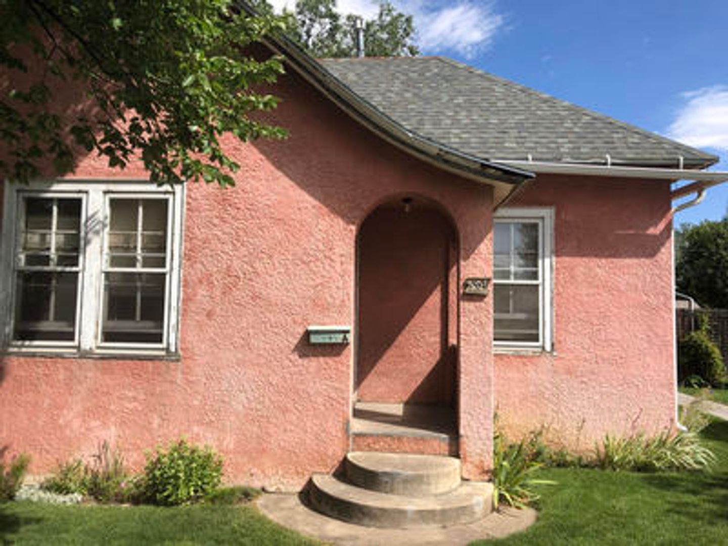 Laramie Apartment: 501 East Fremont