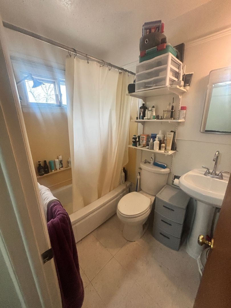 Laramie Apartment: 263 N 5th Street