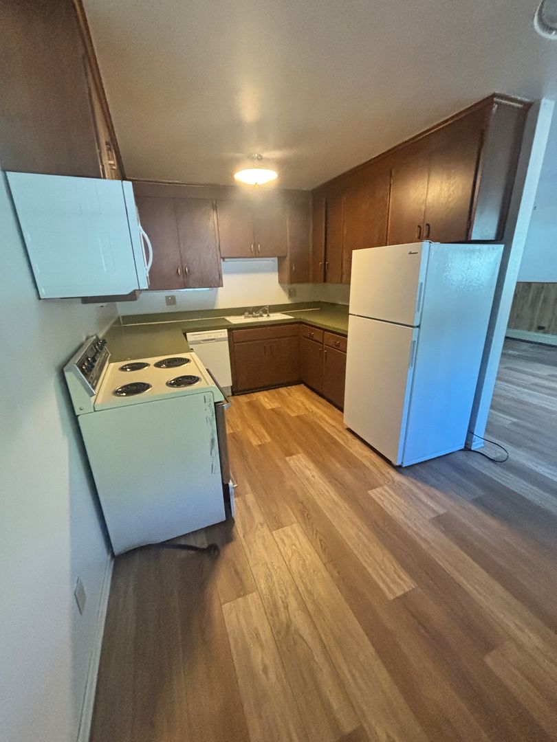 Laramie Apartment: 724 Lewis Street