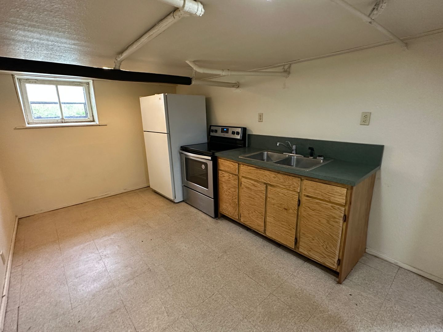 Laramie Apartment: 465 N 6th Street