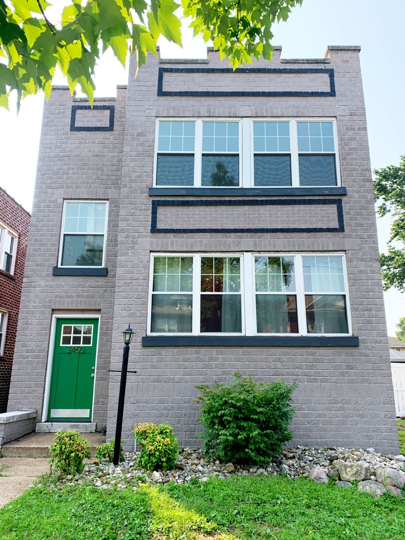 Granite City Apartment: 2450 Cleveland Blvd