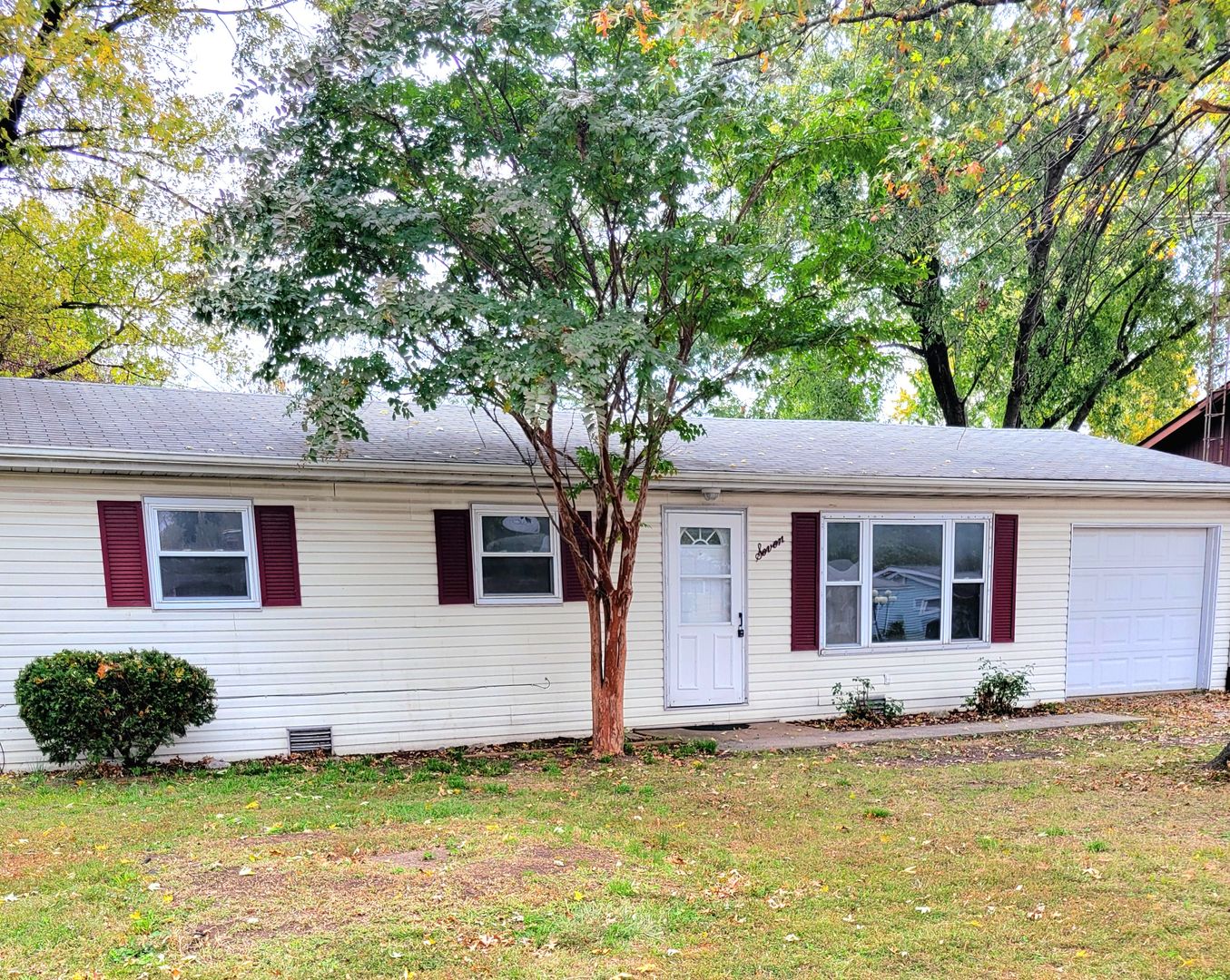 Pontoon Beach House: 7 Bradley