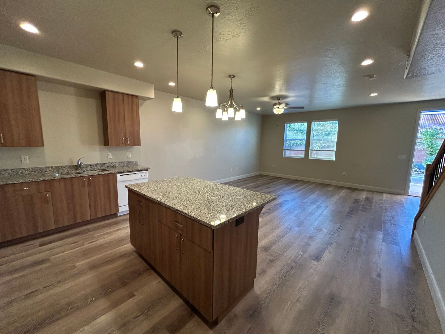 3 bed 2 bath home for rent, small dog allowed!