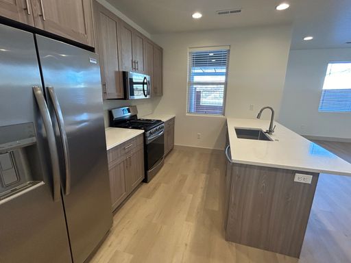 3 Bed, 2.5 Bath, 2 Car Garage For Rent!