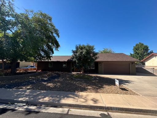 5 Bed, 2.5 Bath, 2 Car Garage Home For Rent With RV Parking – photo 1