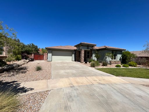Available September 4th - 3 bed, 2 bath dog/cat friendly home for rent – photo 1