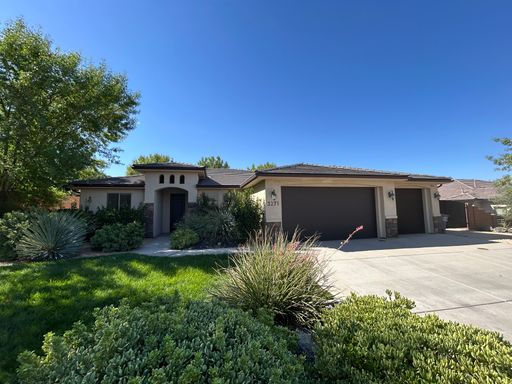 4 Bedroom Home, 3 Car Garage - Plenty of Parking and no HOA – photo 1