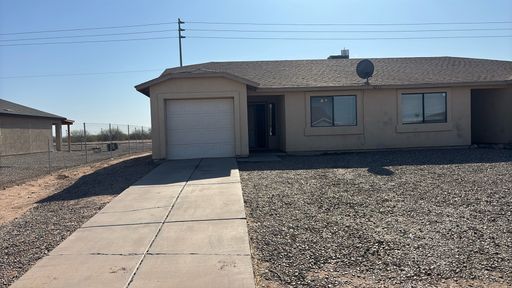 Great 3 Bedroom 2 Bath with a Garage in Arizona City!