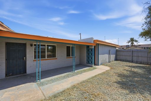 Move In Special - Freshly Painted 1-Bedroom Apartment with Private Yard, Storage & Covered Parking – photo 1