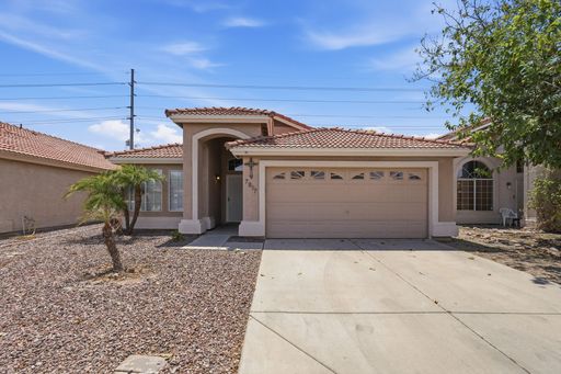 Modern 3-Bedroom Home with Private Pool Near Arrowhead! – photo 1