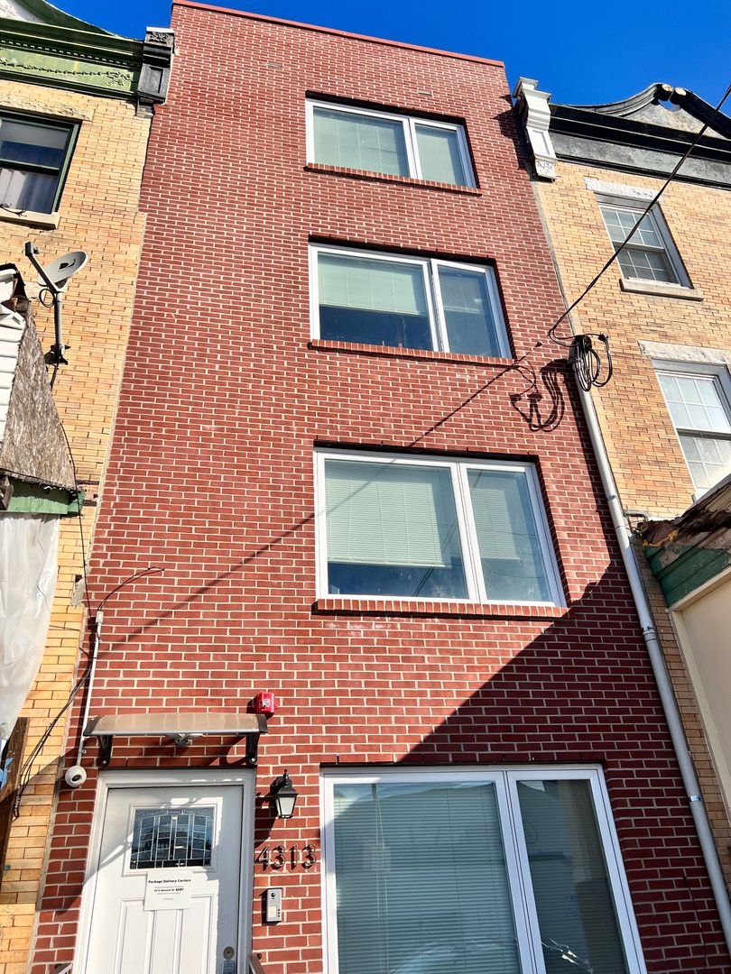 Philadelphia Apartment: 4313 Sansom St