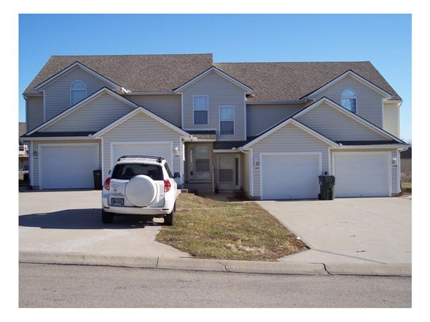 Warrensburg Apartment: 1209 Pebblecreek Drive