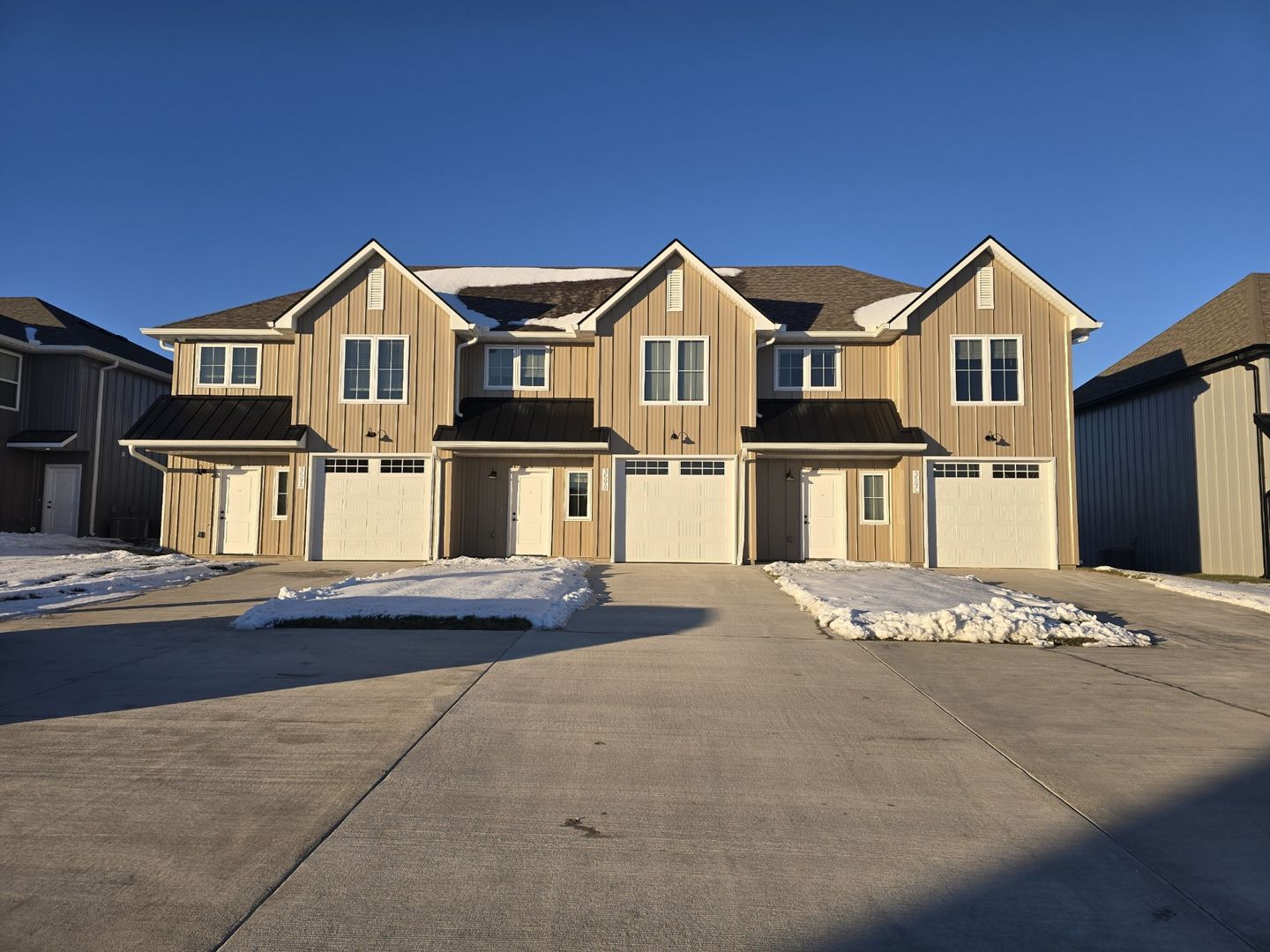 WARRENSBURG Apartment: 359 SE 70 RD