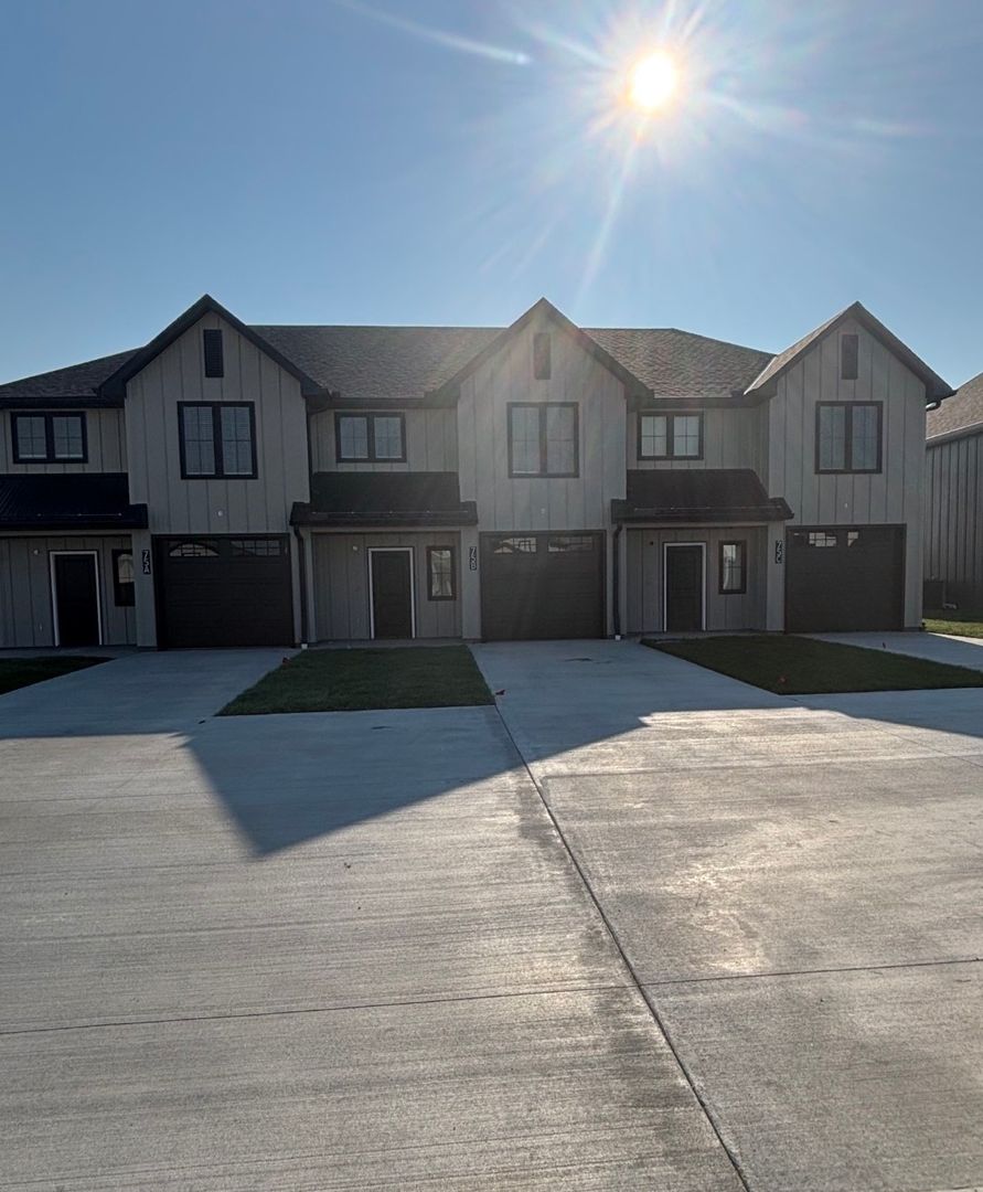 WARRENSBURG Apartment: 75 SE 361 RD