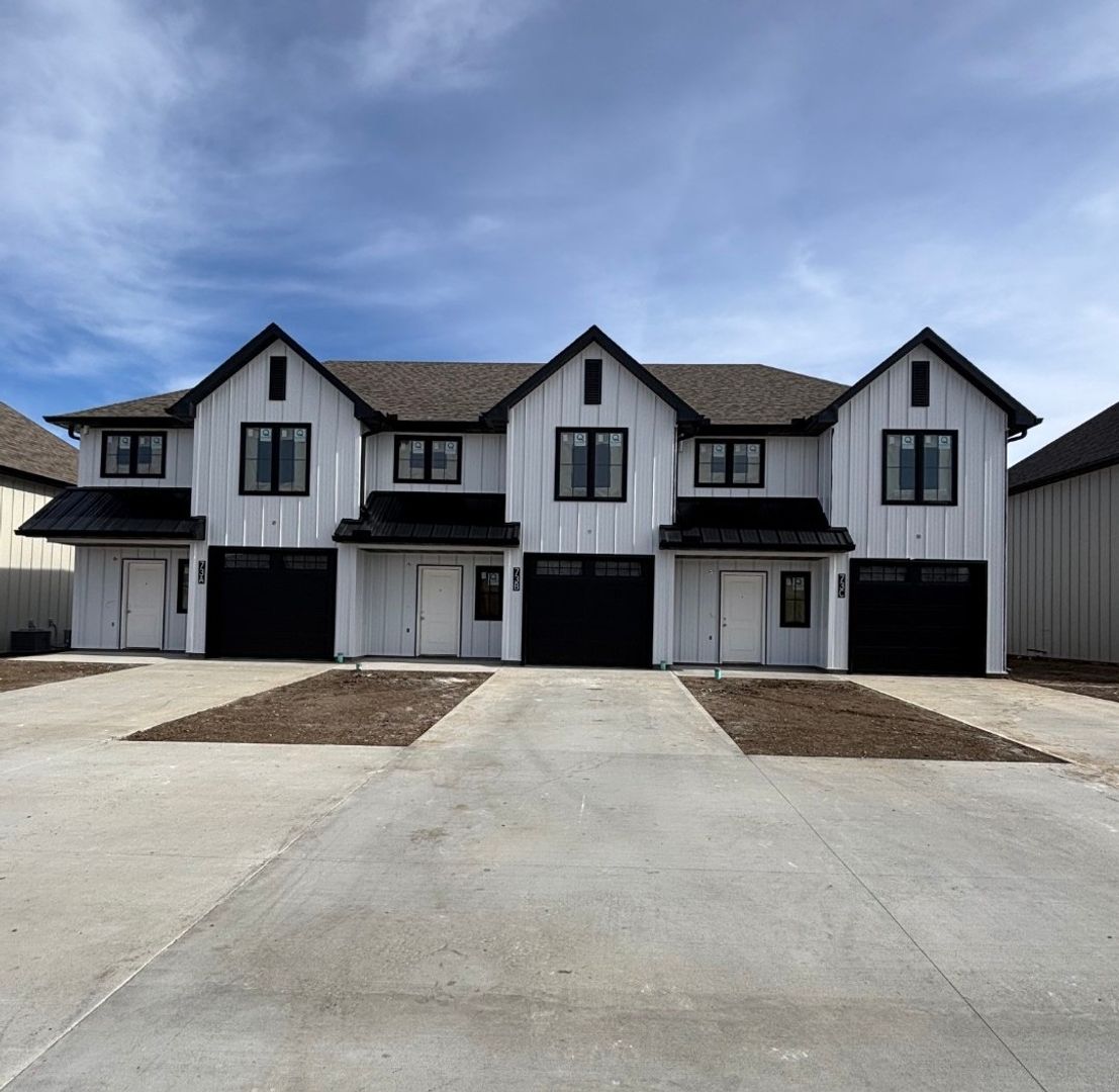 WARRENSBURG Apartment: 73 SE 361 RD