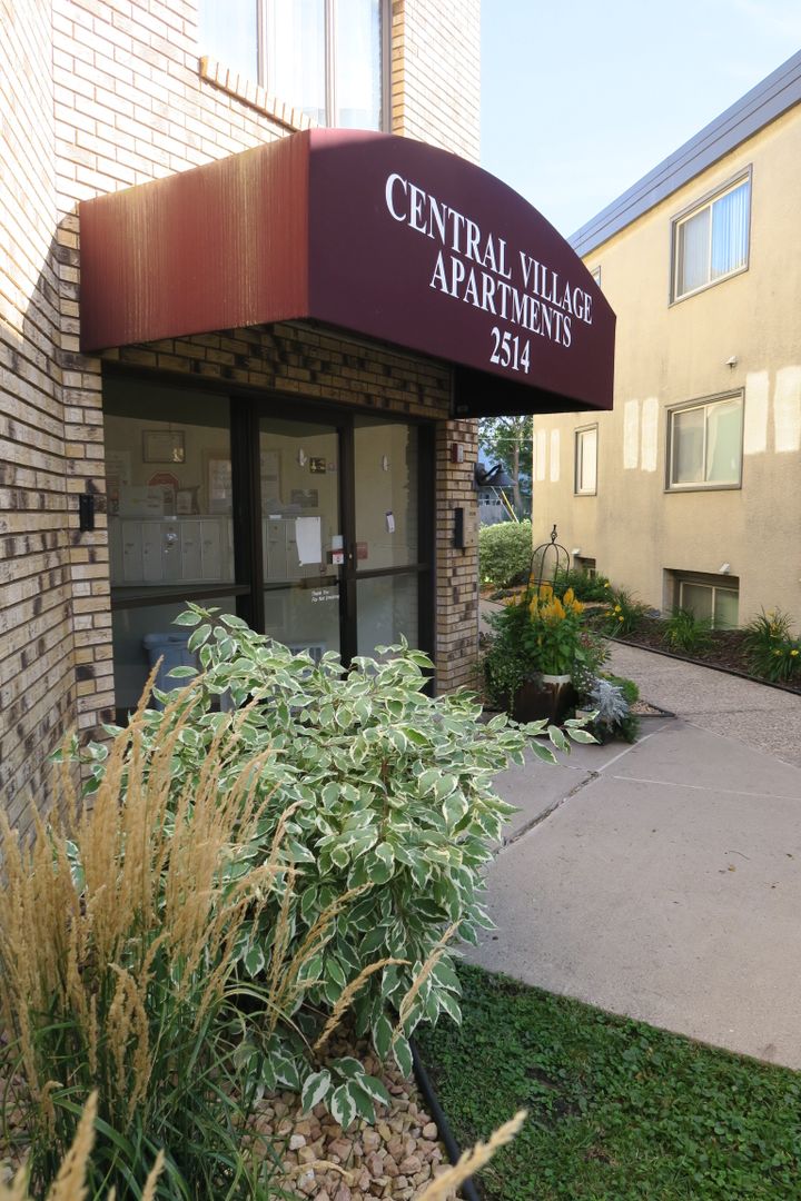 North St. Paul Apartment: 2510 E. 7th Ave.