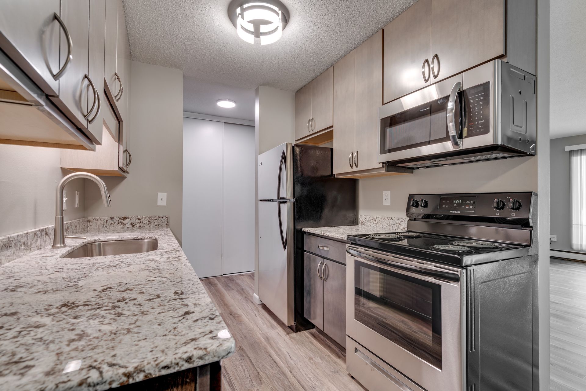 Coon Rapids Apartment: 9985 Butternut Street NW