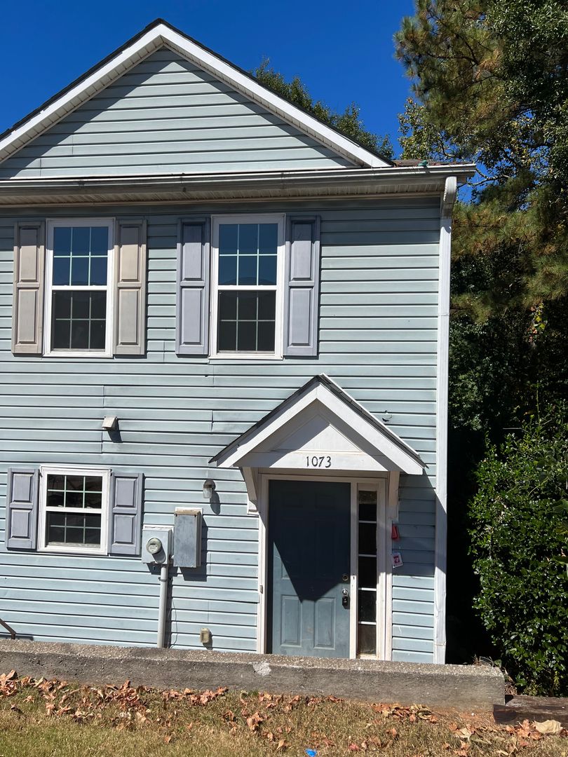 Stone Mountain House: 1073 Thornwoode Lane