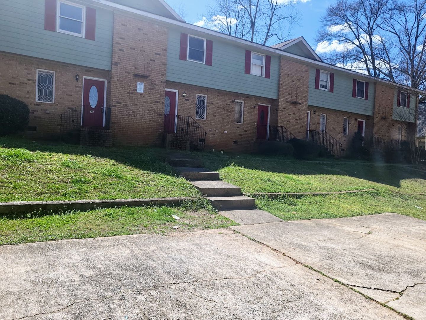 EAST POINT Apartment: 1836 Dunlap Ave