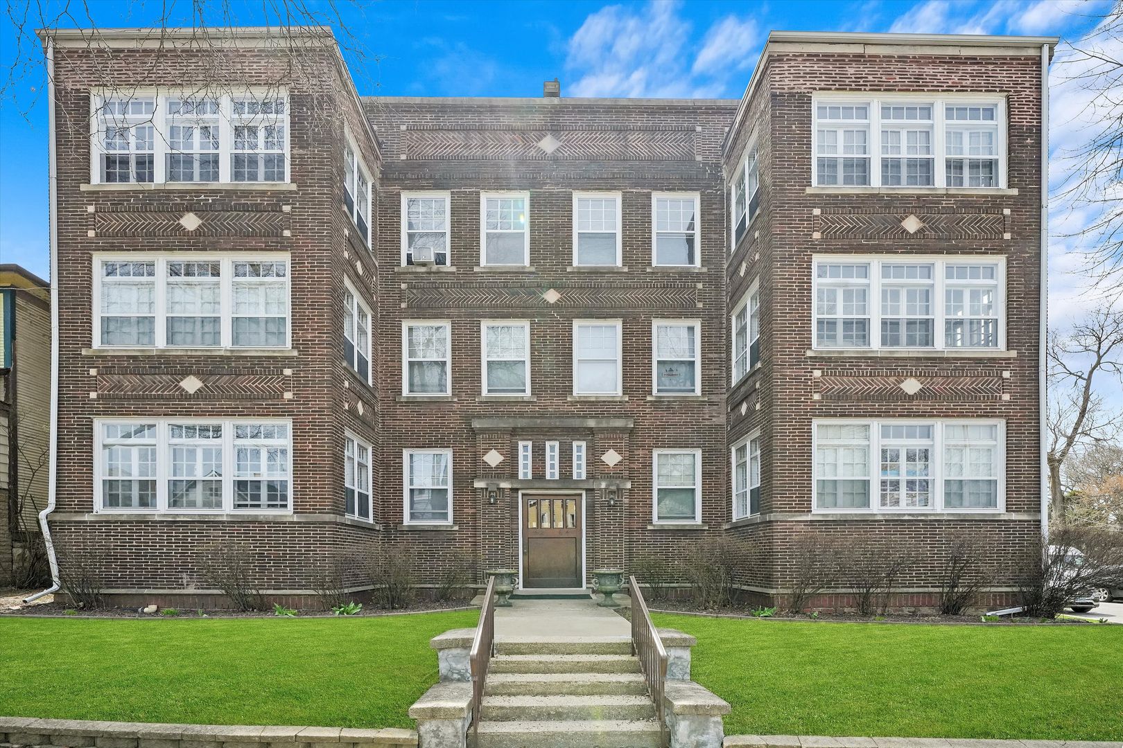 Chicago Heights Apartment: 62/64 W 15th Street