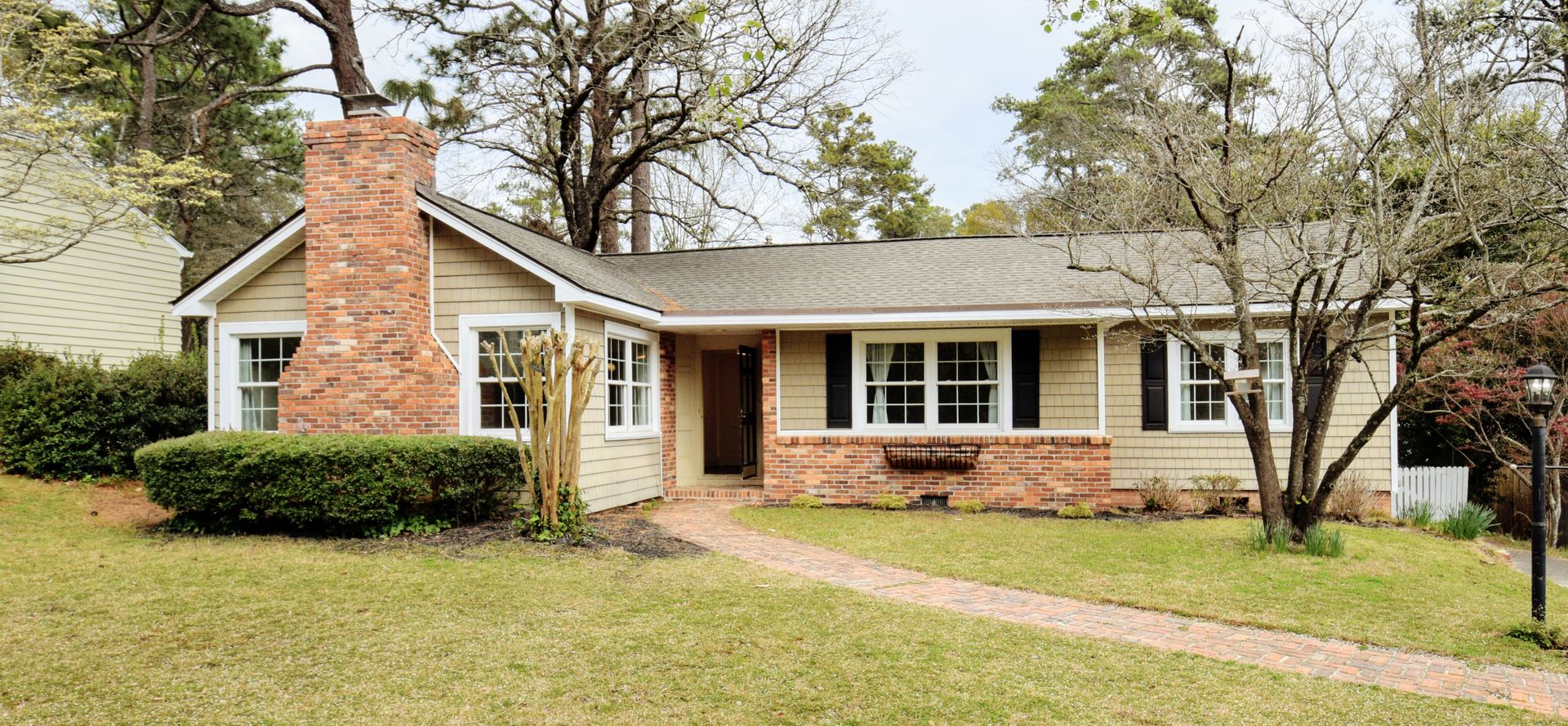 Fayetteville House: 606 Rush Rd