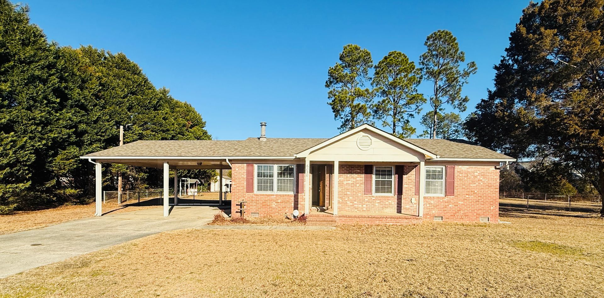 Fayetteville House: 6050 Camden Rd.