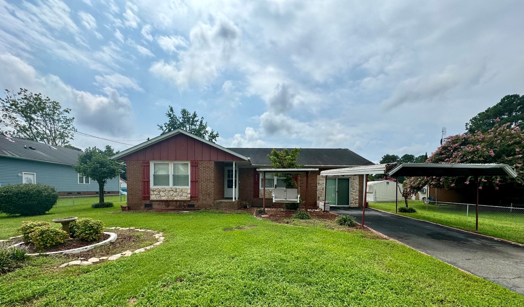 Spring Lake House: 611 Reggie Ct