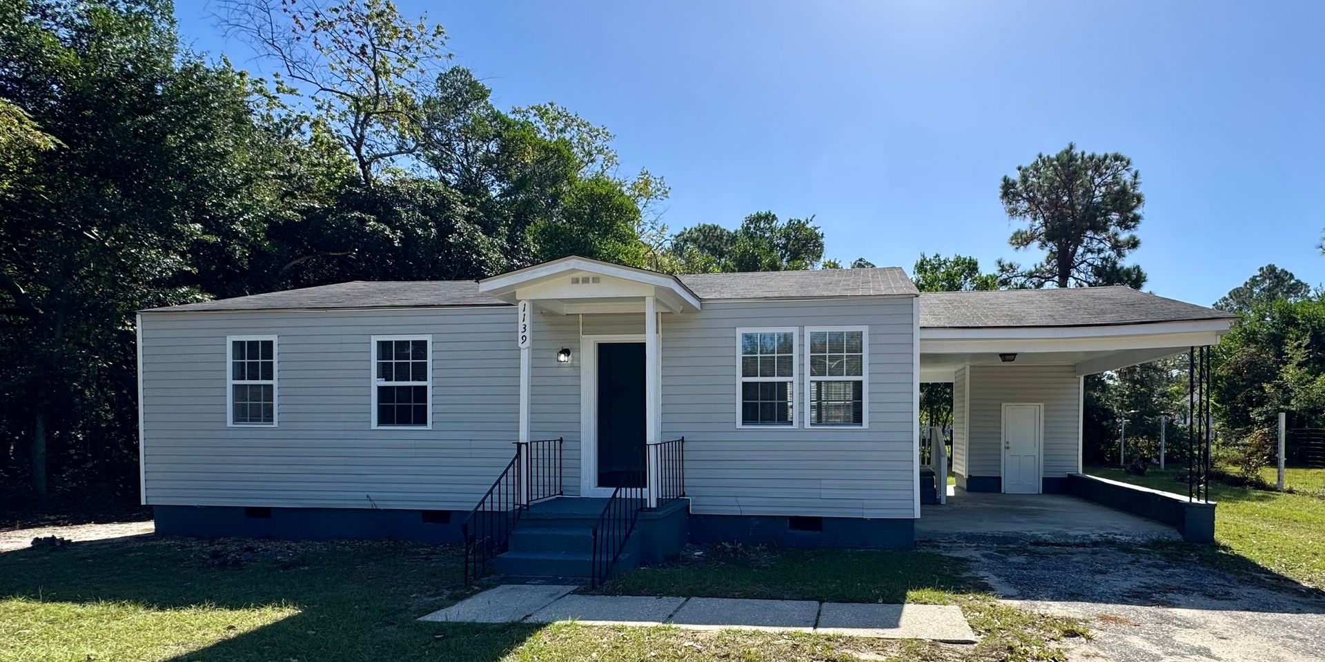 Fayetteville House: 1139 Charmain St.