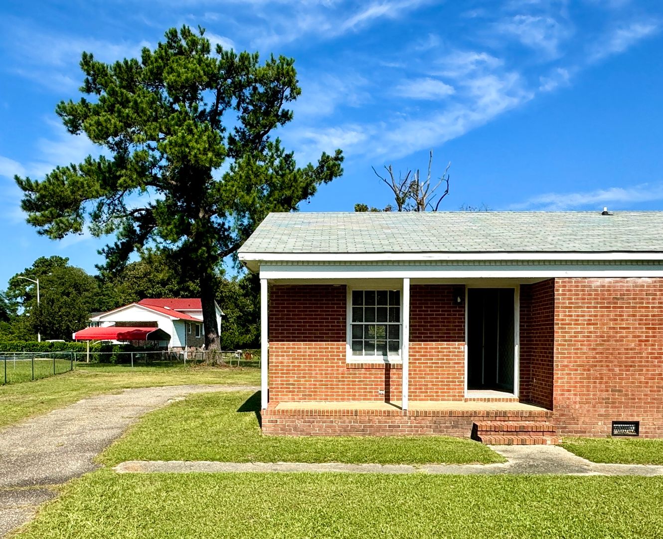 Fayetteville Apartment: 1104 Ayton Place