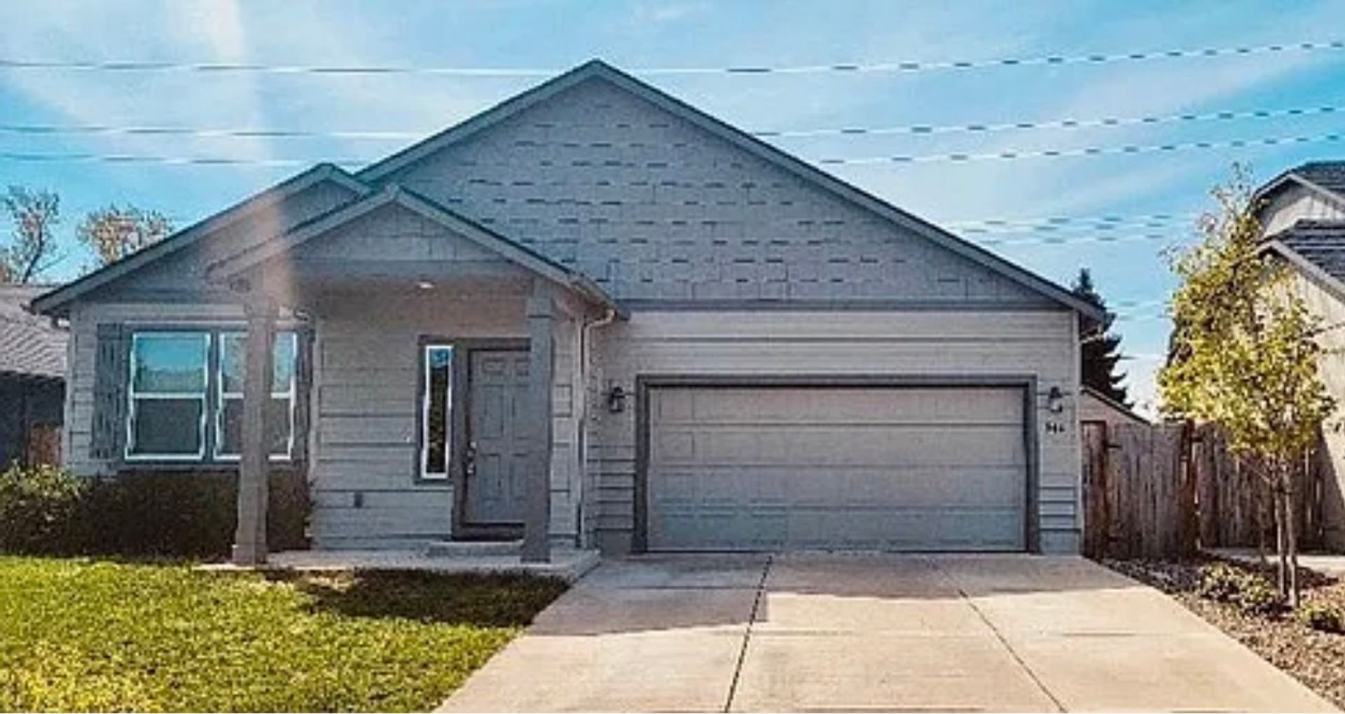 Albany House: 544 Casting St SE