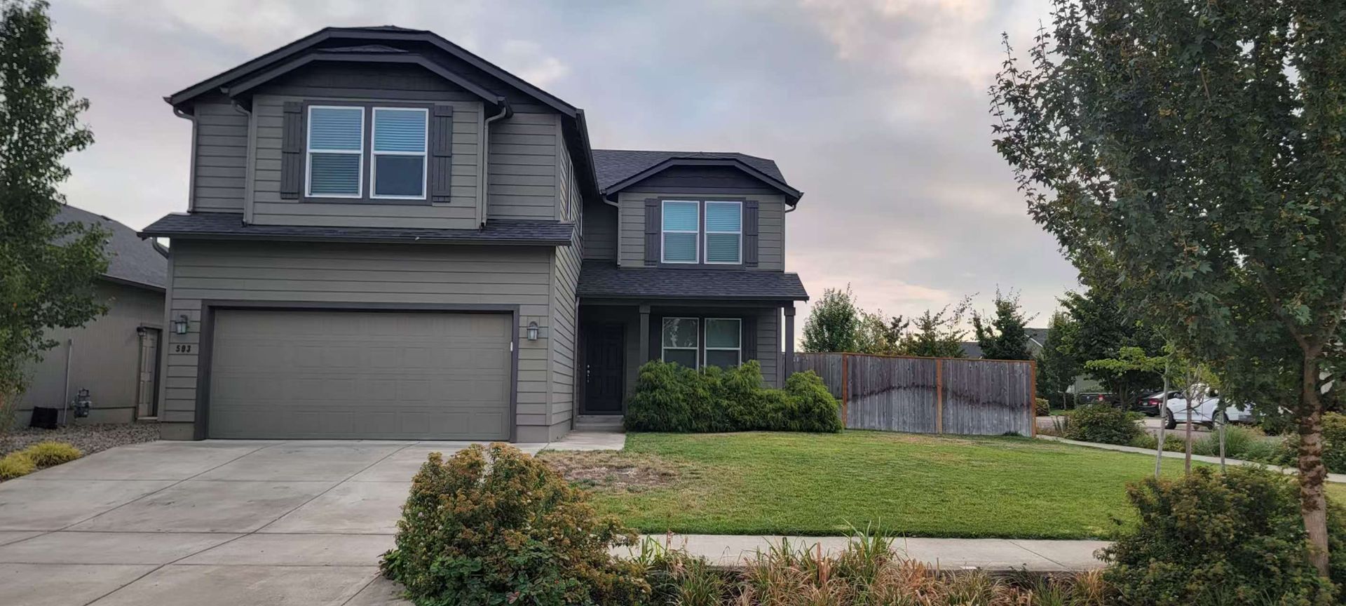 Albany House: 593 Casting St SE