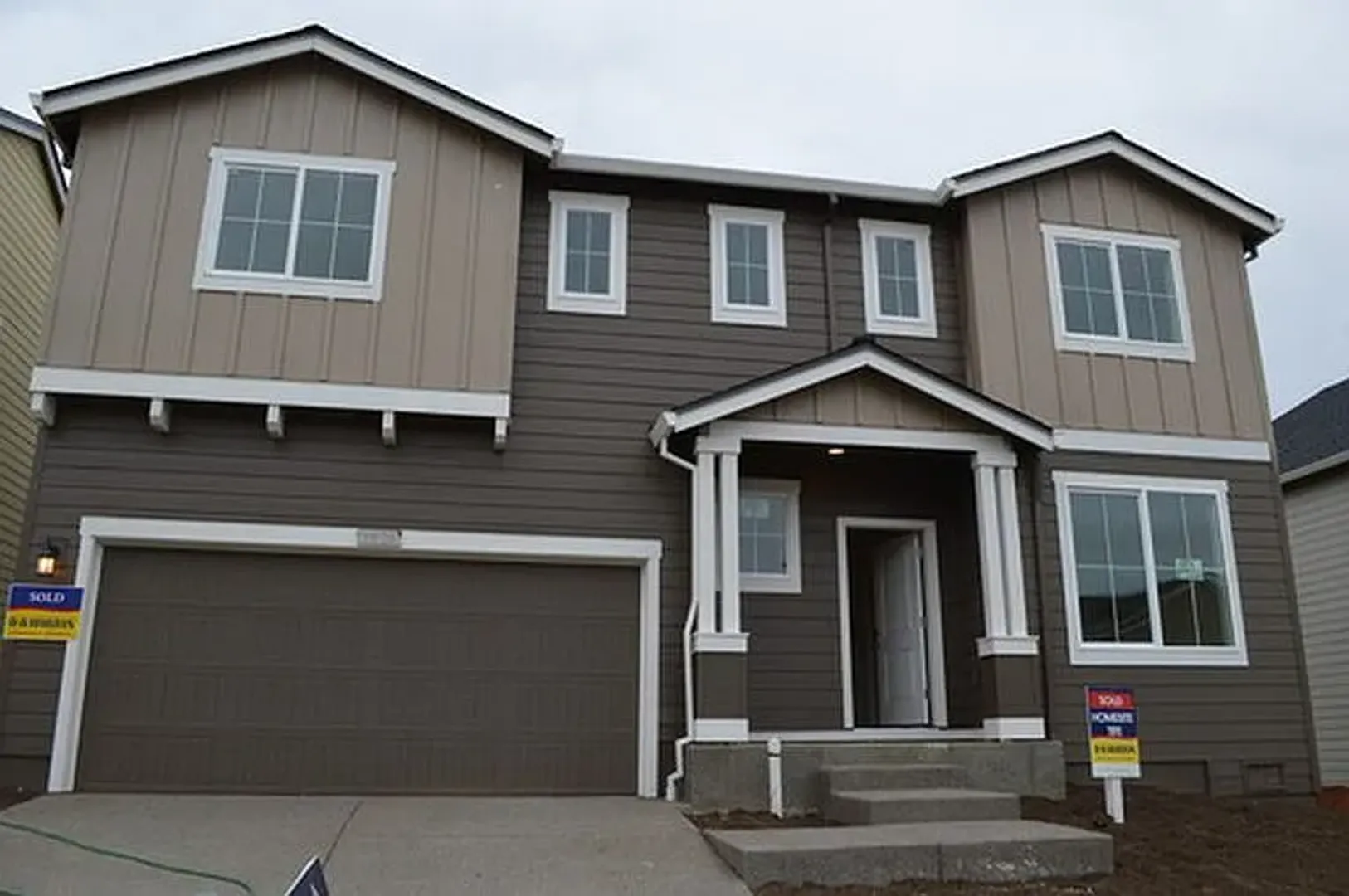 Albany House: 2635 Beehollow Ln. NW