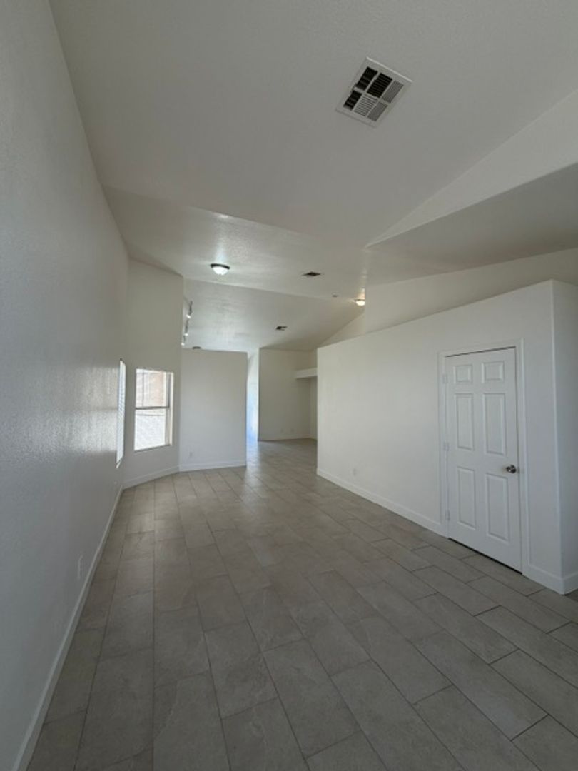 3433 Golden Sage Dr 5 of 12