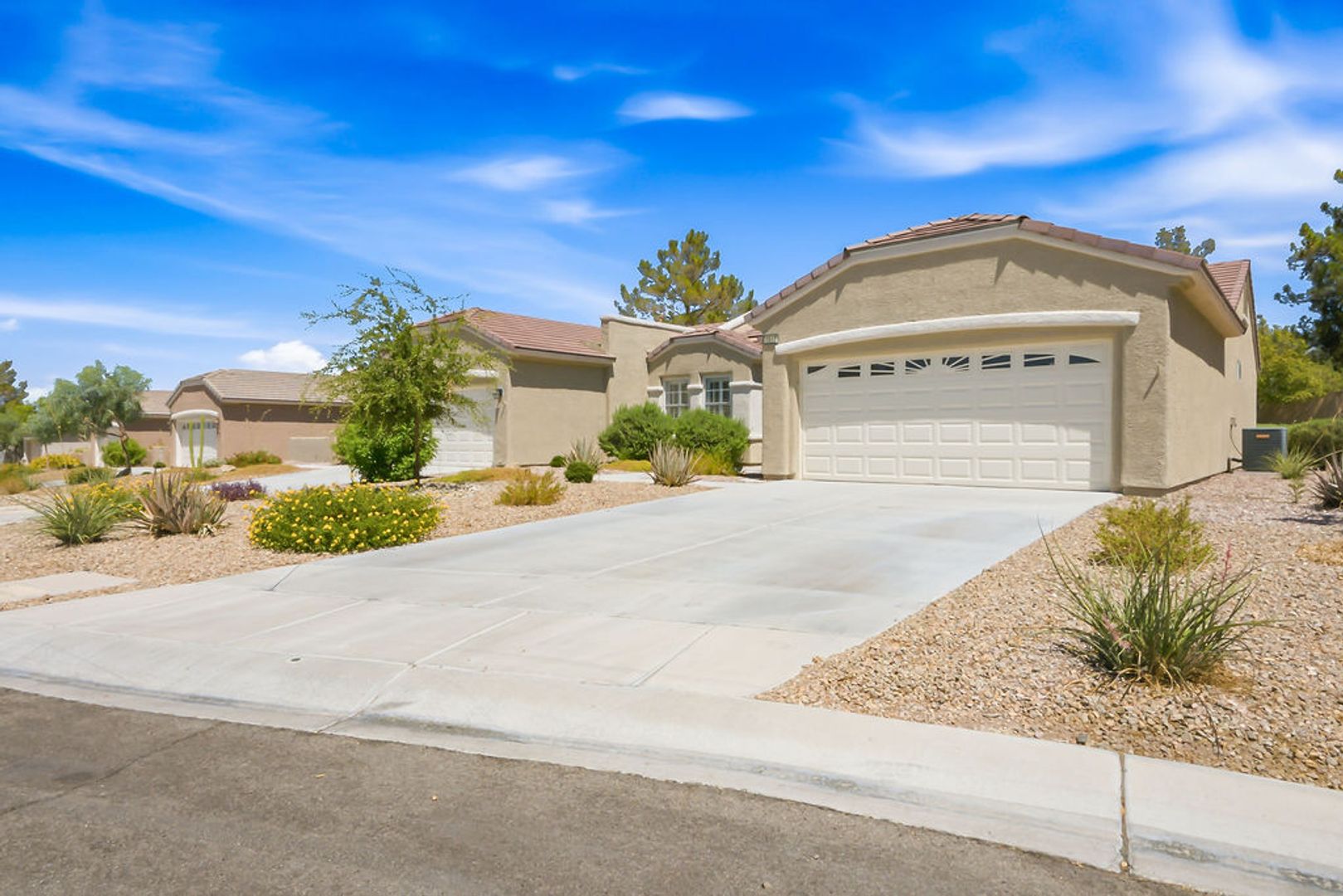 Henderson House: 2517 Springville Way