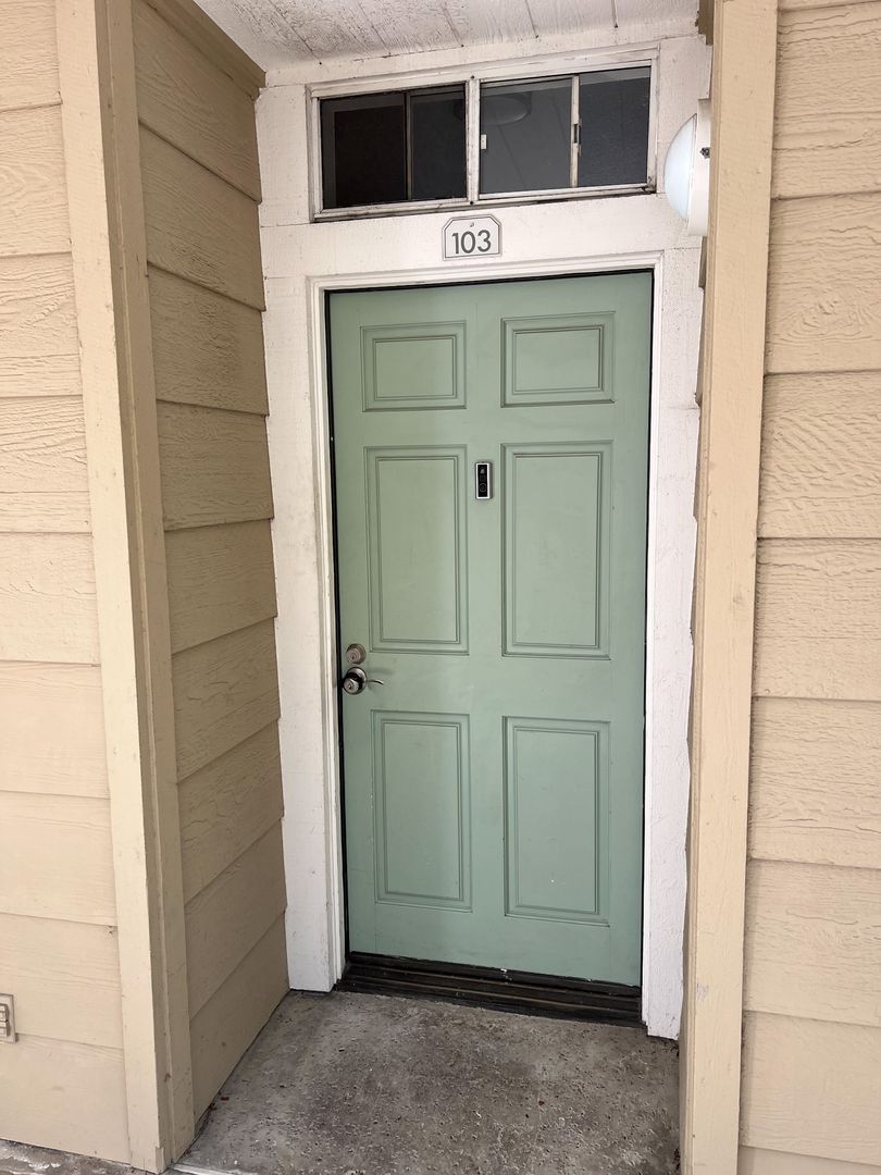 Huntington Beach House: 20251 Cape Coral #103